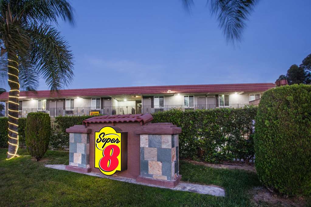 Super 8 Redlands/San Bernardino