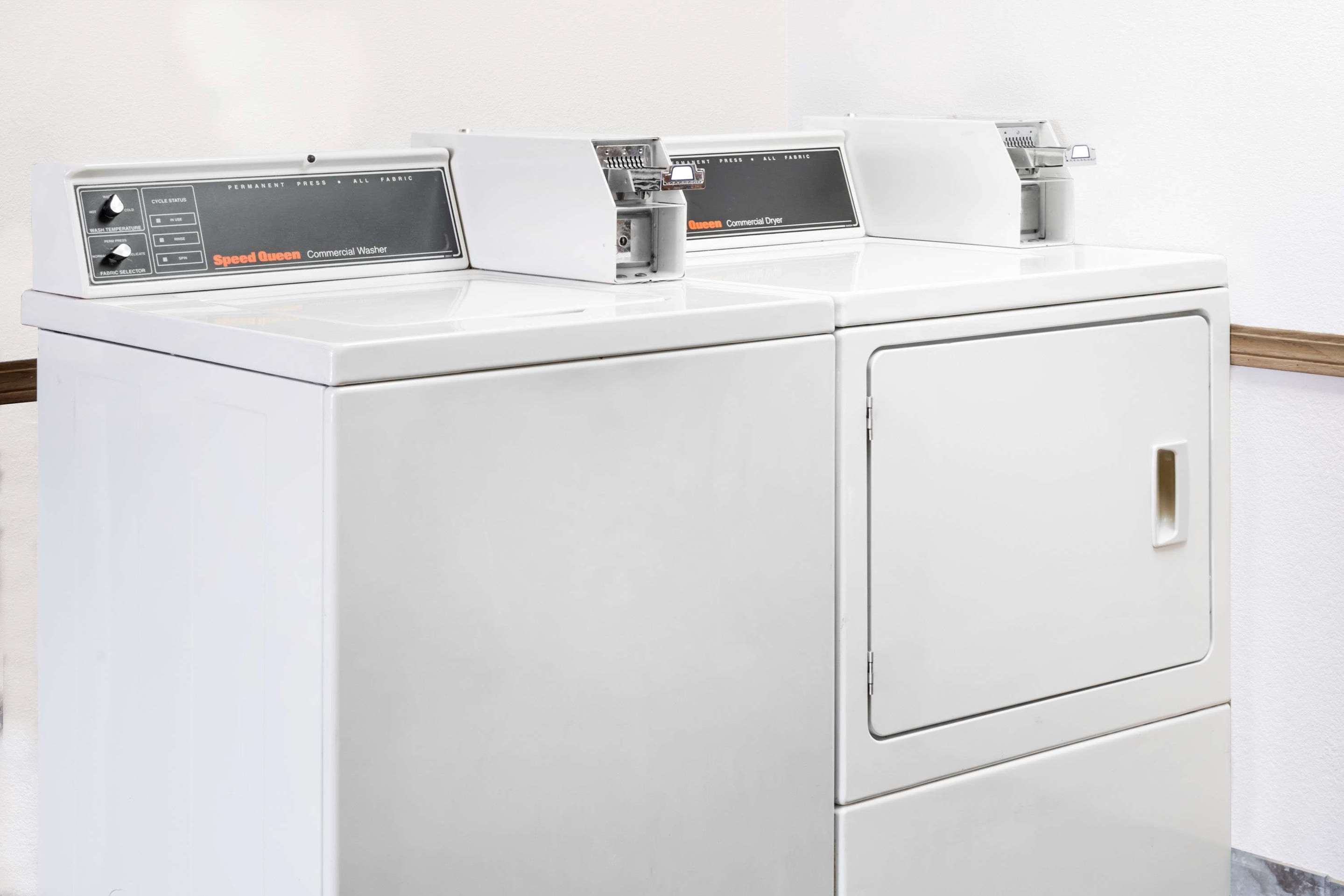 Laundry | Super 8 by Wyndham Bolivar