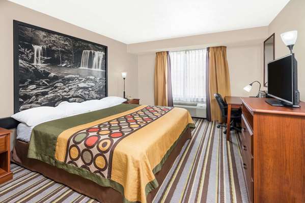 Fitness/ Exercise Room - Super 8 Hotel Bolivar