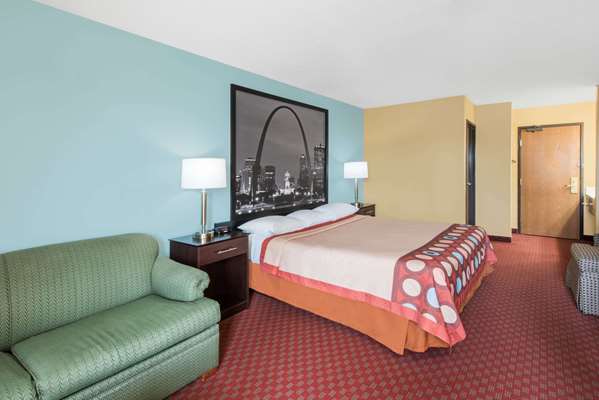  - Super 8 Hotel Troy - I-55 & I-70, Exit 18