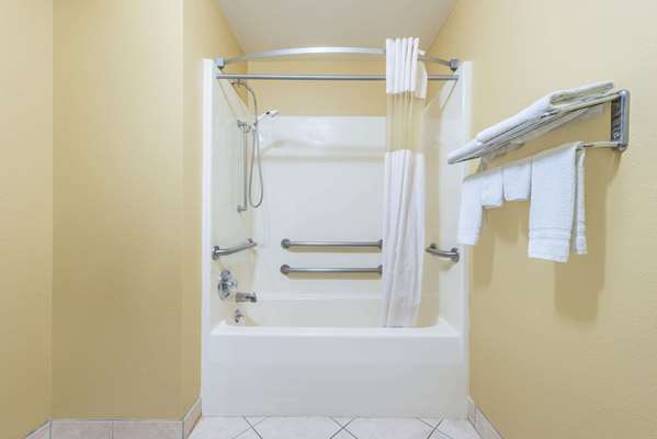  - Super 8 Hotel Troy - I-55 & I-70, Exit 18