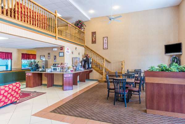  - Super 8 Hotel Troy - I-55 & I-70, Exit 18