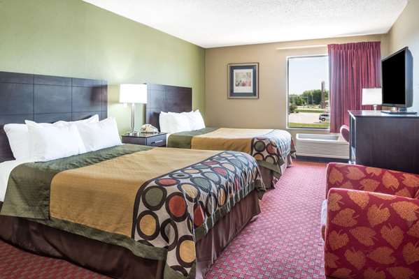  - Super 8 Hotel Troy - I-55 & I-70, Exit 18