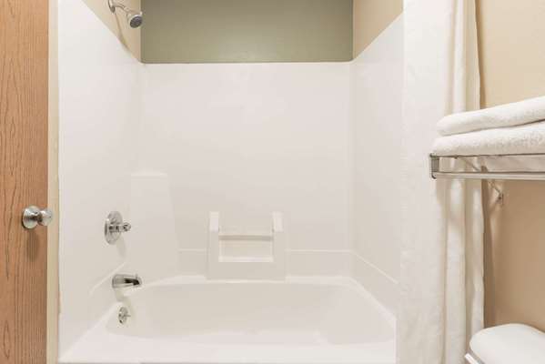  - Super 8 Hotel Greenville