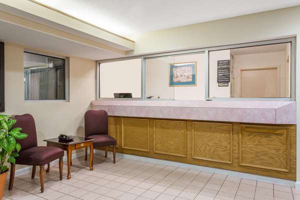  - Super 8 Motel Stafford - I-95, Exit 143