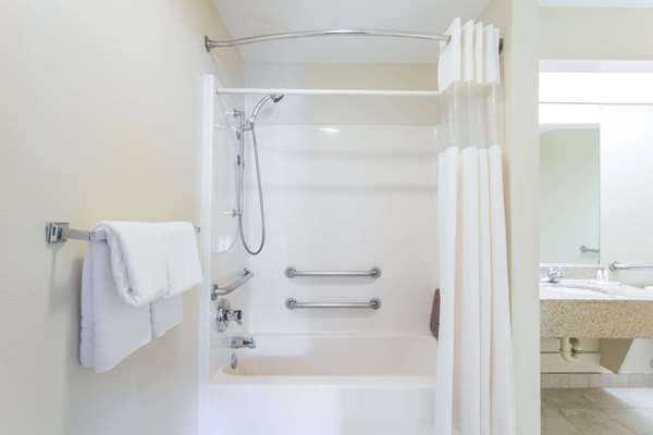  - Super 8 Motel Stafford - I-95, Exit 143