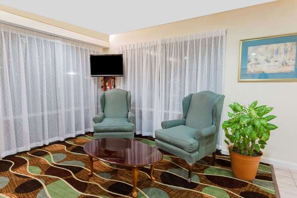  - Super 8 Motel Stafford - I-95, Exit 143