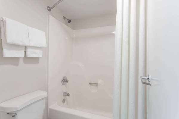  - Super 8 Motel Stafford - I-95, Exit 143