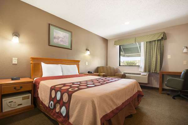  - Super 8 Motel Baton Rouge - I-12, Exit 4