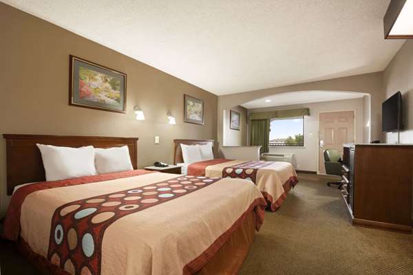 Suite - Super 8 Motel Baton Rouge - I-12, Exit 4