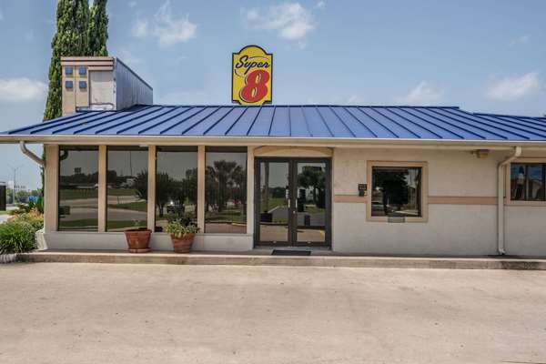 Exterior view - Super 8 Motel San Marcos - I-35, Exit 205 & 206
