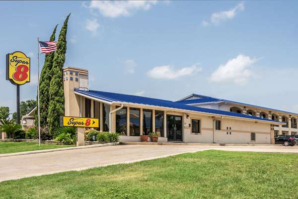 Exterior view - Super 8 Motel San Marcos - I-35, Exit 205 & 206