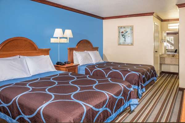  - Super 8 Motel San Marcos - I-35, Exit 205 & 206