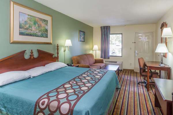 Suite - Super 8 Motel Norcross - I-85, Exit 101