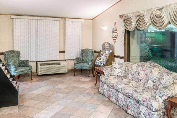  - Knights Inn Canton