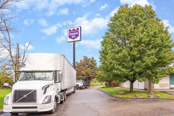  - Knights Inn Canton