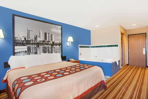  - Super 8 Hotel Defiance