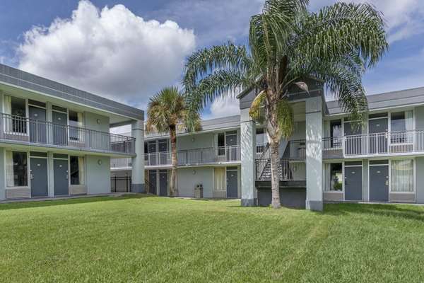  - Super 8 Motel Ocala - I-75, Exit 352