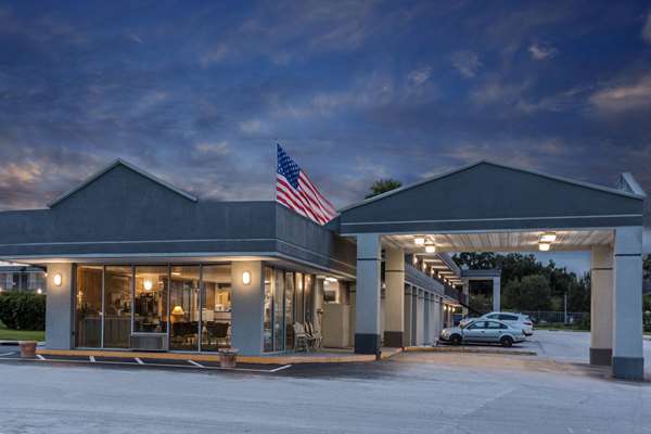 Exterior view - Super 8 Motel Ocala - I-75, Exit 352