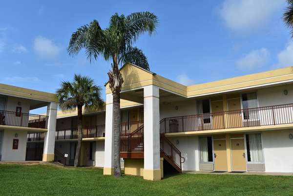 Exterior view - Super 8 Motel Ocala - I-75, Exit 352