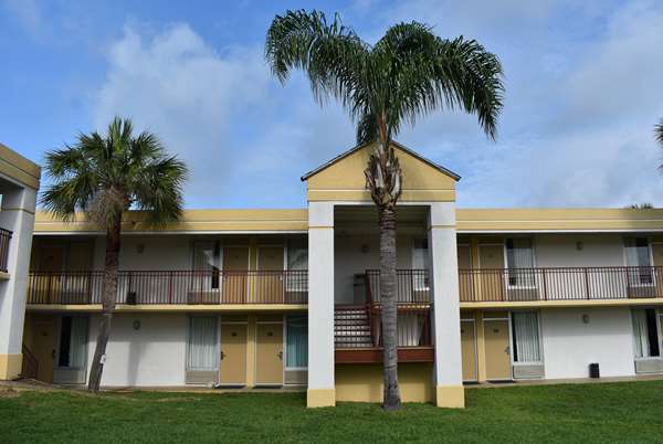 Exterior view - Super 8 Motel Ocala - I-75, Exit 352