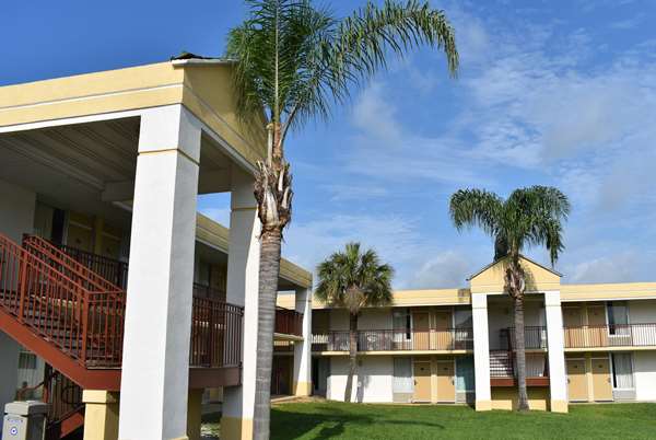 Exterior view - Super 8 Motel Ocala - I-75, Exit 352