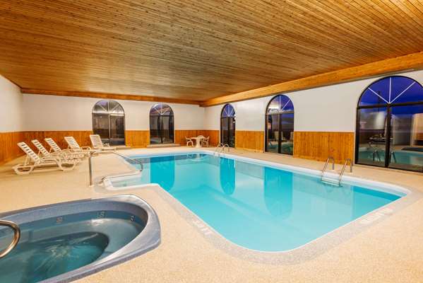 Pool - Super 8 Motel Port Elgin