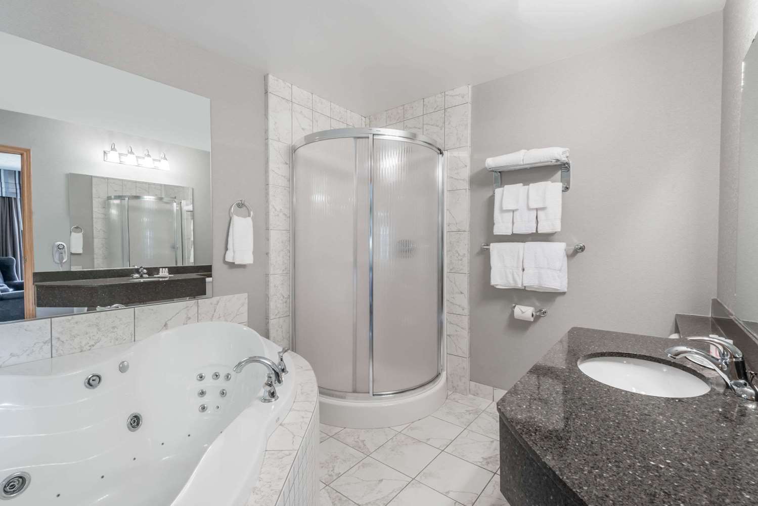 Super 8 Motel Port Elgin, ON See Discounts