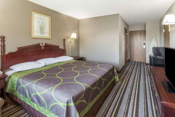  - Super 8 Motel Yorkville