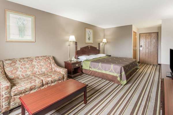  - Super 8 Motel Yorkville