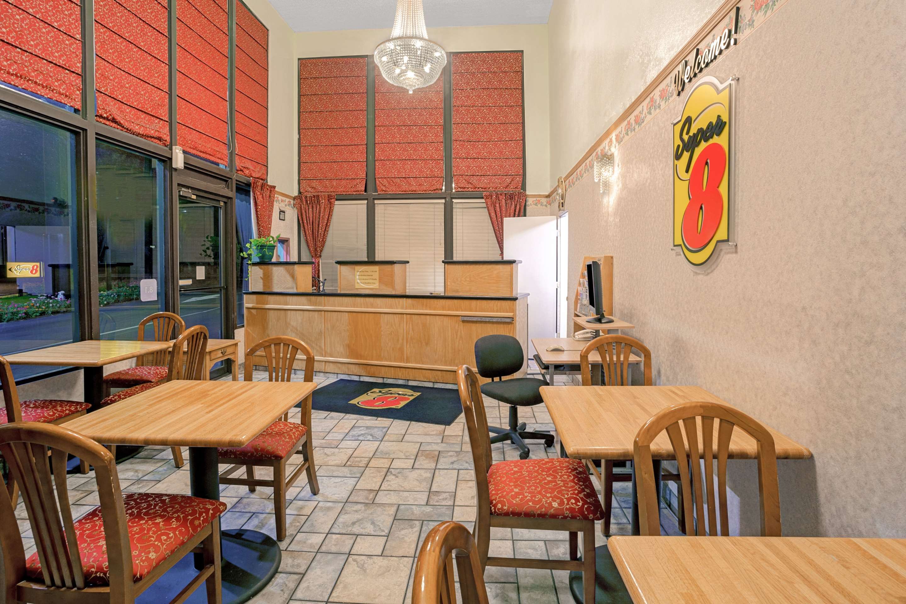 Lobby | Super 8 by Wyndham Yreka
