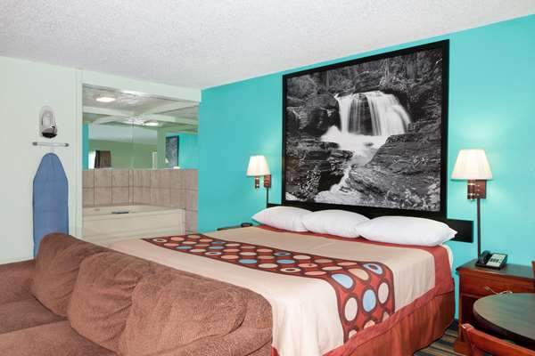 Suite - Super 8 Motel Yreka - I-5, Exit 776