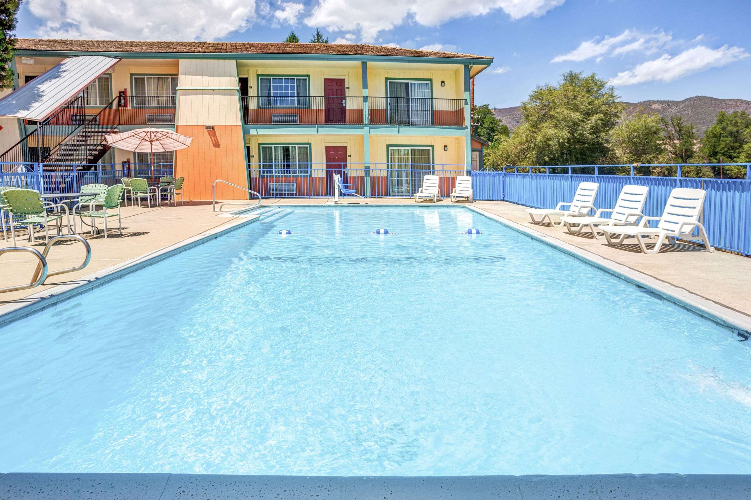 Pool | Super 8 by Wyndham Yreka