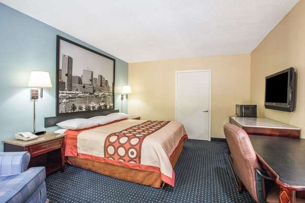  - Super 8 Motel Camp Springs - I-95 & I-495, Exit 9