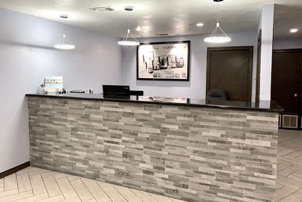  - Super 8 Motel Canton - I-20, Exit 527