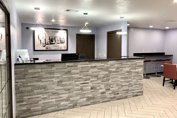  - Super 8 Motel Canton - I-20, Exit 527