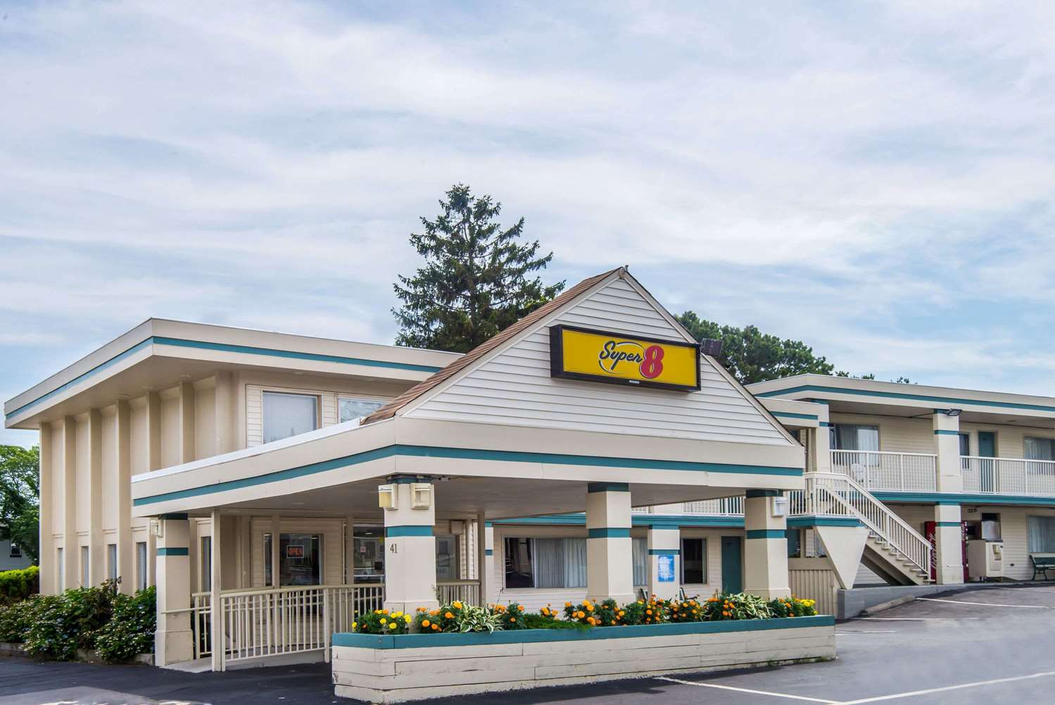 Super 8 Motel West Yarmouth, MA See Discounts