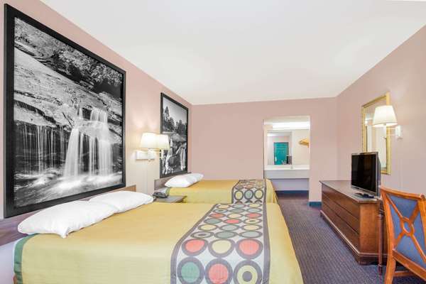  - Super 8 Motel Columbia - I-20, Exit 70