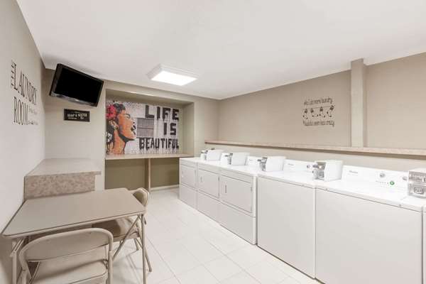  - Super 8 Hotel Schenectady