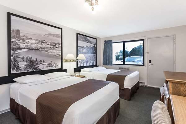  - Super 8 Motel East Kelowna