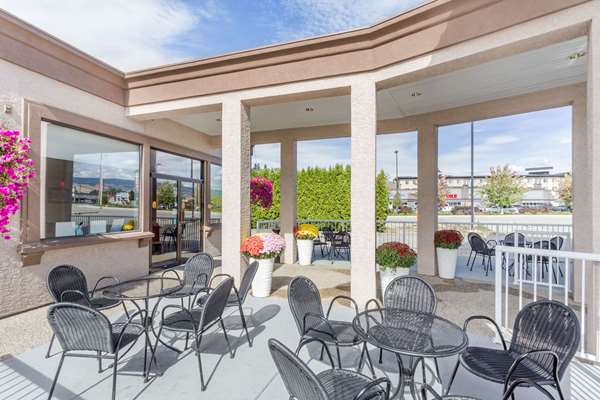 Exterior view - Super 8 Motel East Kelowna