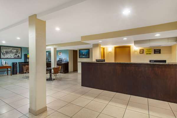  - Super 8 Motel US 19 North Clearwater