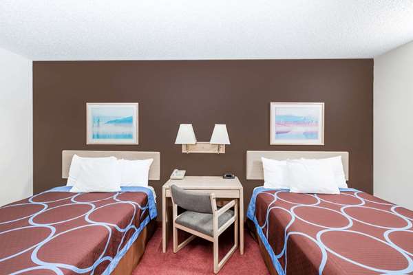  - Super 8 Hotel Estherville