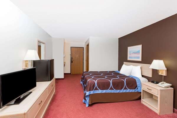  - Super 8 Hotel Estherville