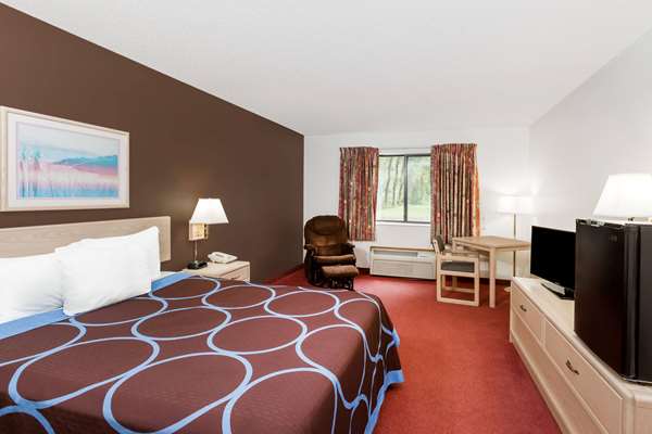  - Super 8 Hotel Estherville