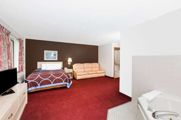  - Super 8 Hotel Estherville