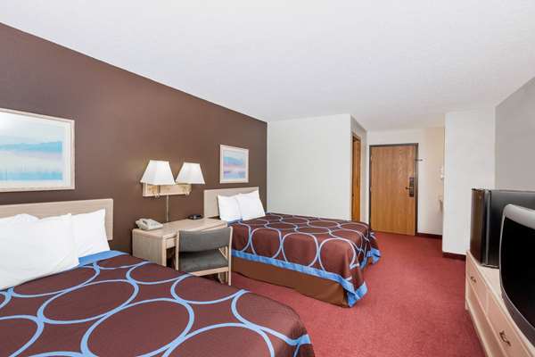  - Super 8 Hotel Estherville