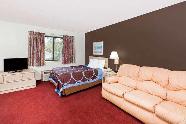  - Super 8 Hotel Estherville