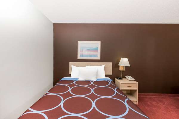  - Super 8 Hotel Estherville