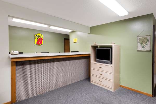  - Super 8 Hotel Estherville